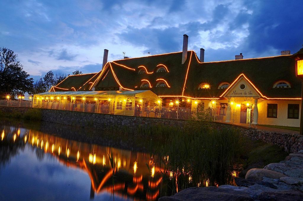 Dwor Chotynia Hotell Eksteriør bilde